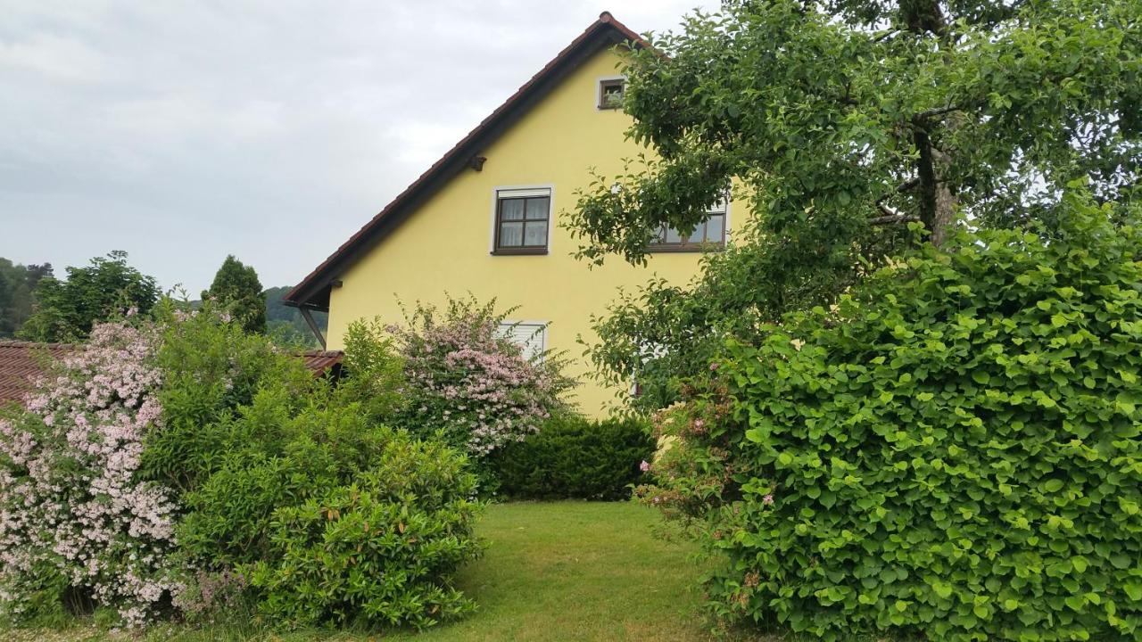Ferienwohnung Adelhardt Eckersdorf Buitenkant foto
