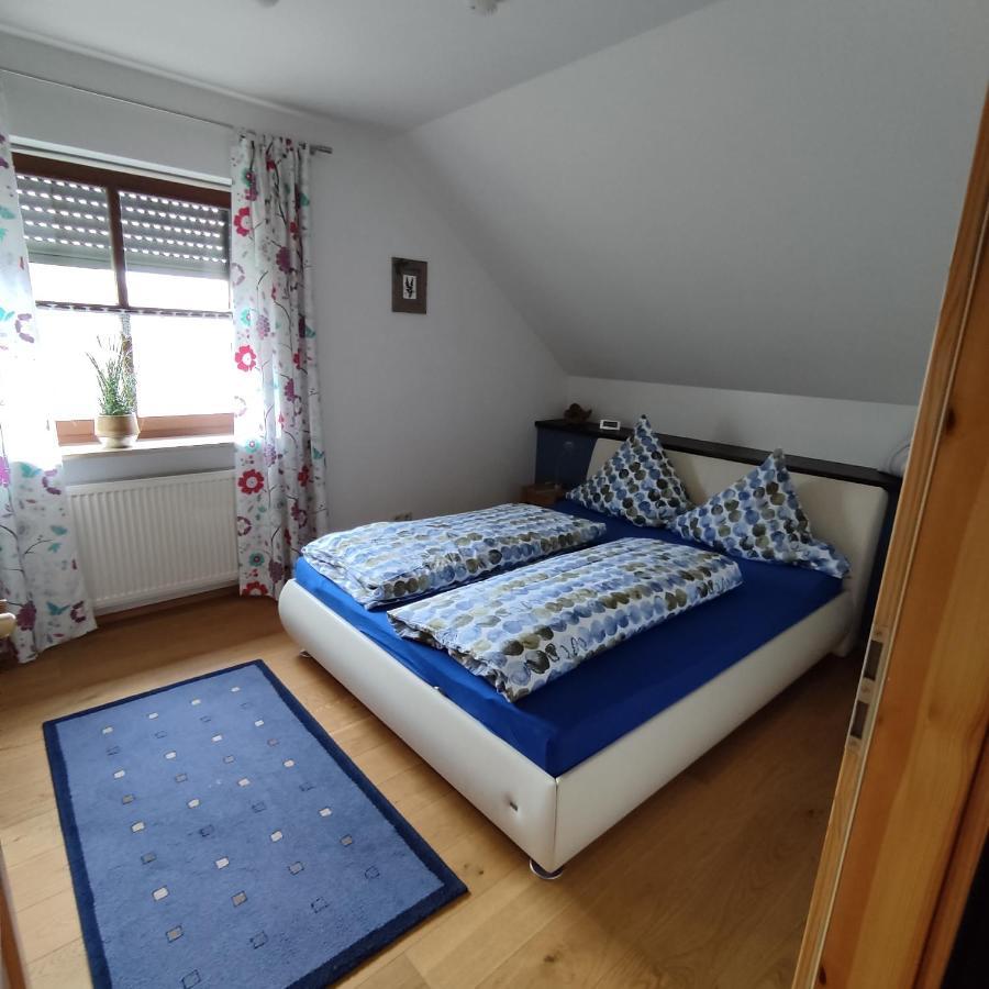 Ferienwohnung Adelhardt Eckersdorf Buitenkant foto